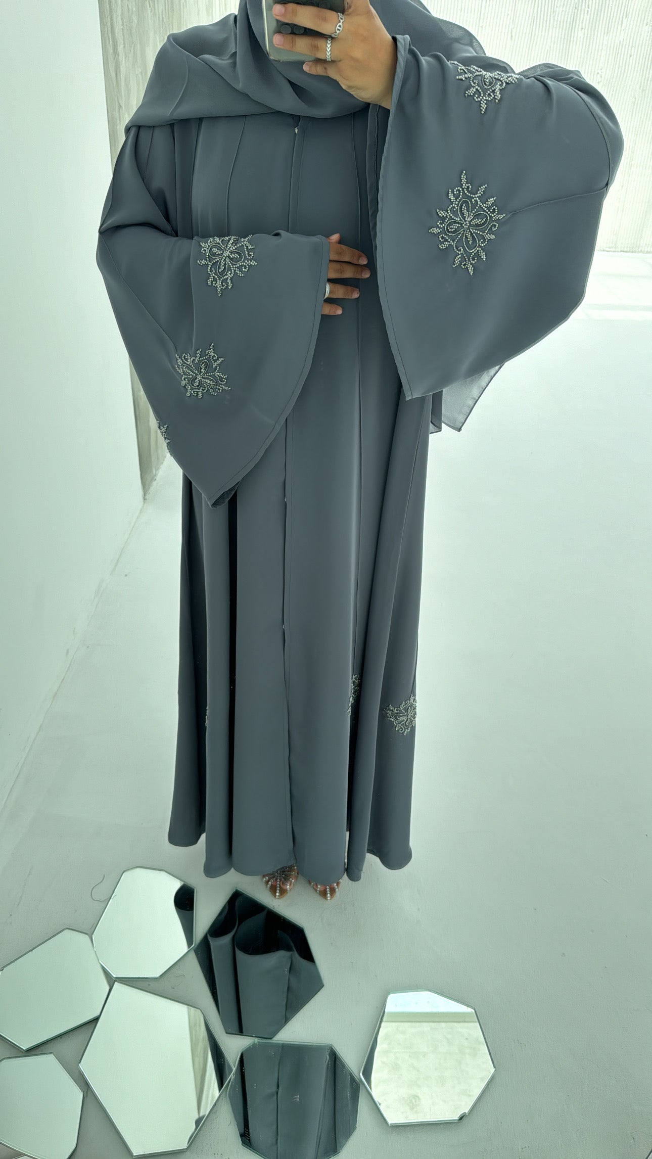 Abaya Nareen