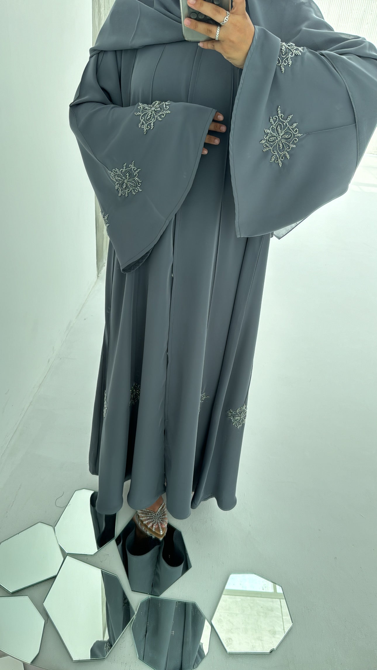 Abaya Nareen