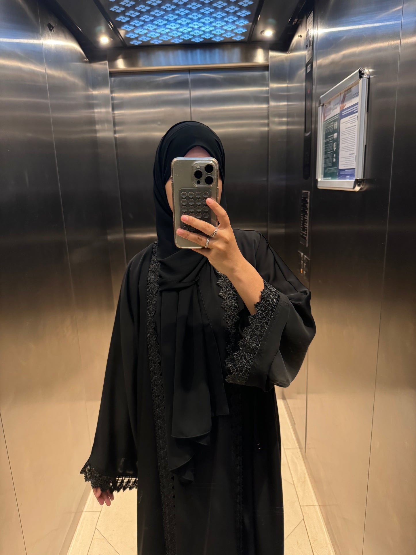 Abaya shirine Noire